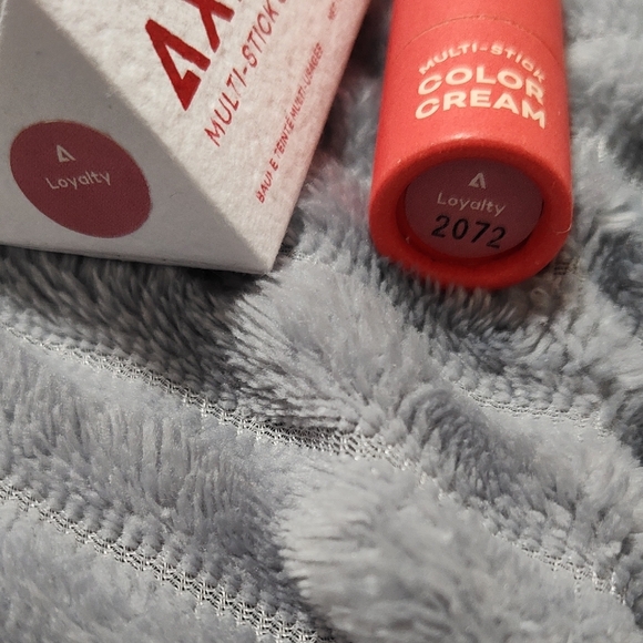 Axiology Multi-Stick Color Cream - Picture 3 of 7